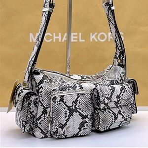 MICHAEL KORS Dakota Md Snake Embossed Leather Pocket Shoulder Bag
ALUMINUM
NWT